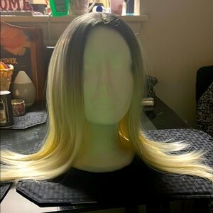Ombre Blonde Wig